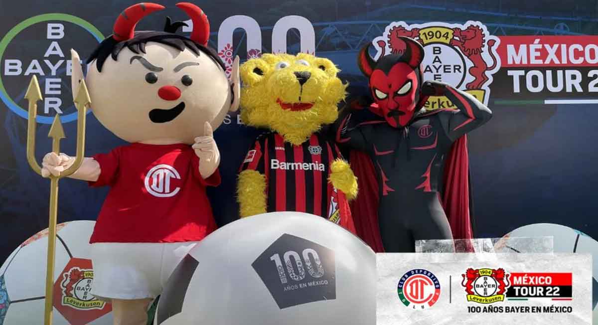 mascotas del toluca fc y bayer leverkusen posan pro encuentro en méxico tour 2022