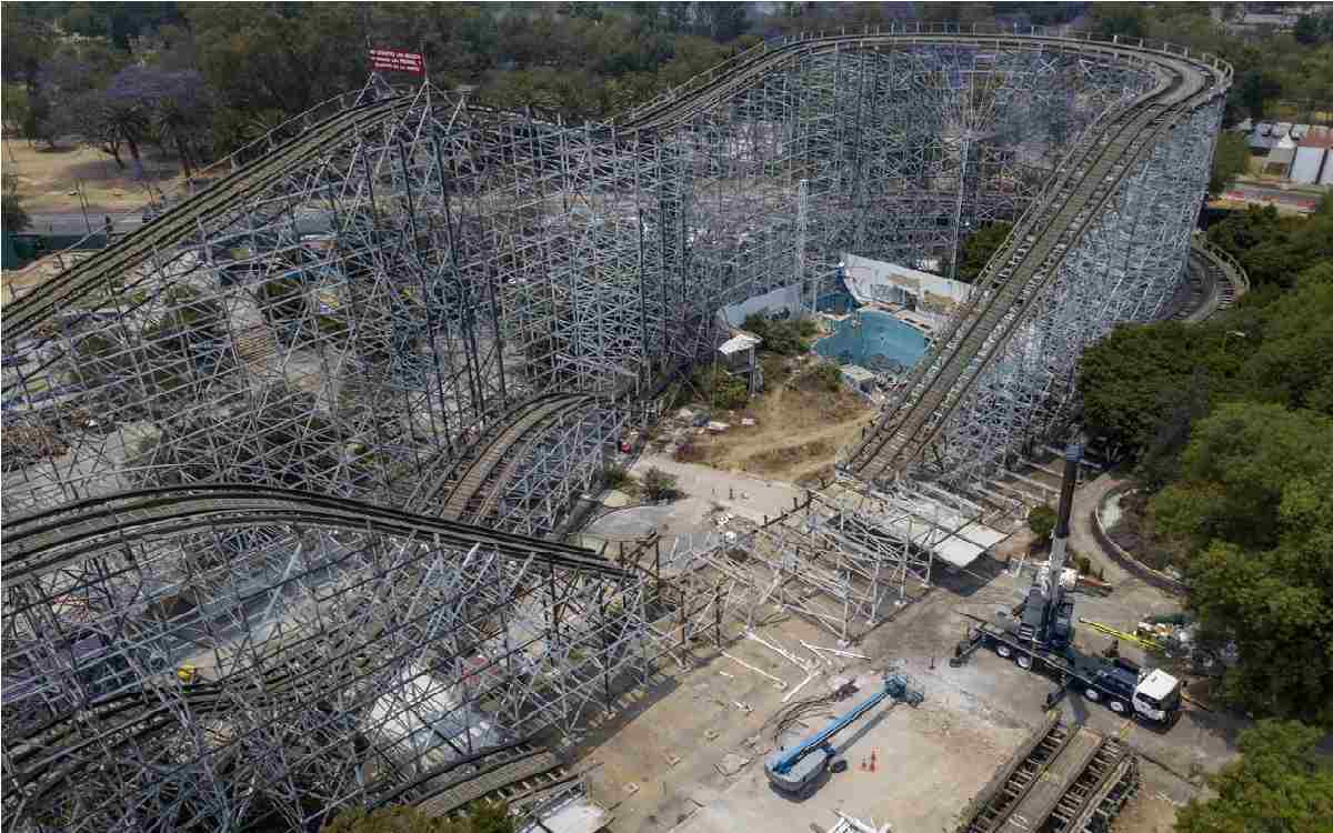 desmantelamiento de montaña rusa feria de chapultepec 2022