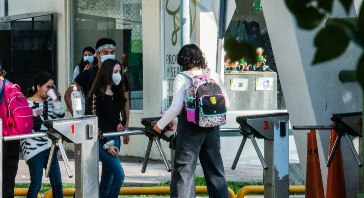 alumnos terminan clases y estan listos para disfrutar de megapuente del calendario sep 2022