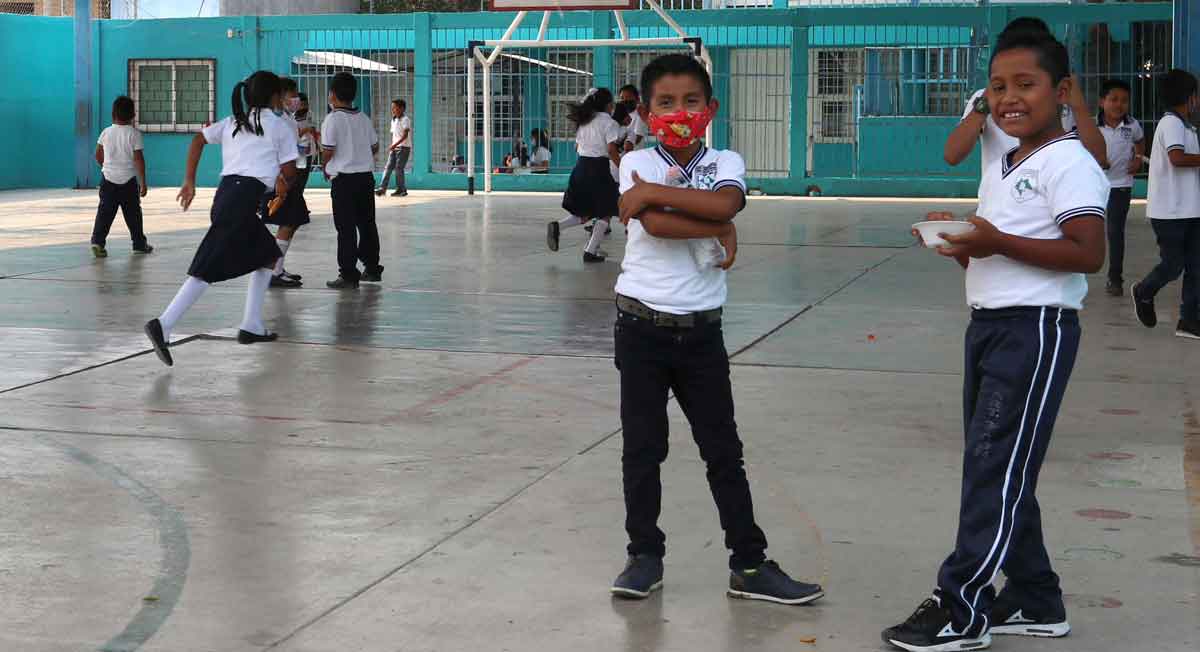 niños a la espera de recibir beca benito juarez 2022 beca bienestar