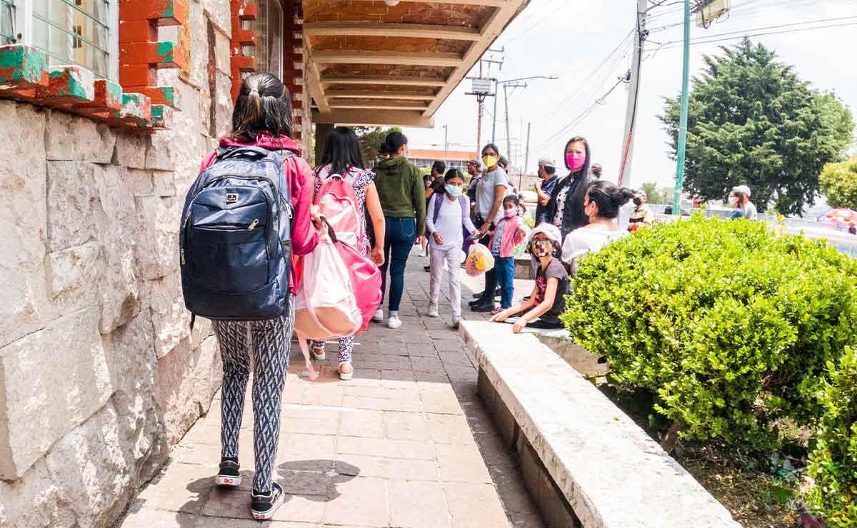 Alumnos de la escuela SEP de Toluca