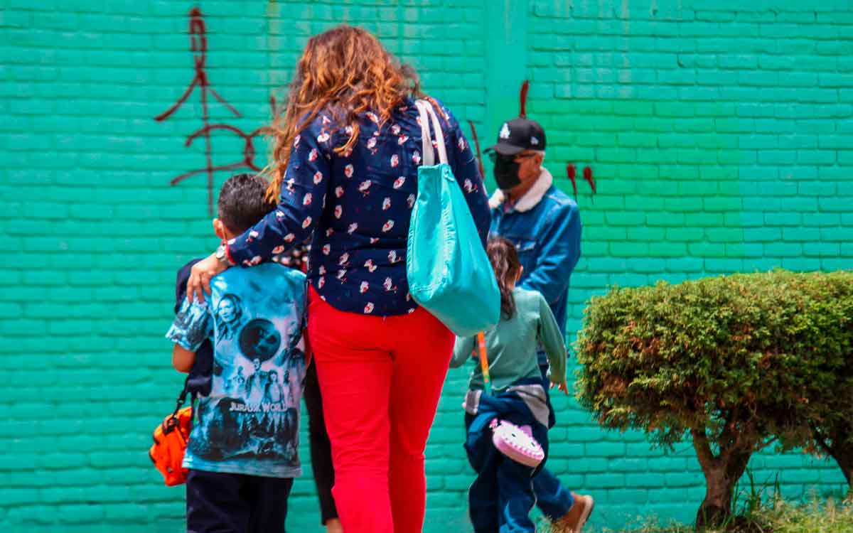 alumno listo para las vacaciones de verano 2022 sep