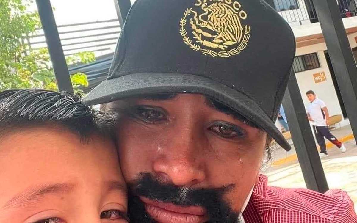 mamá vira disfrazada de hombre para dia del padre