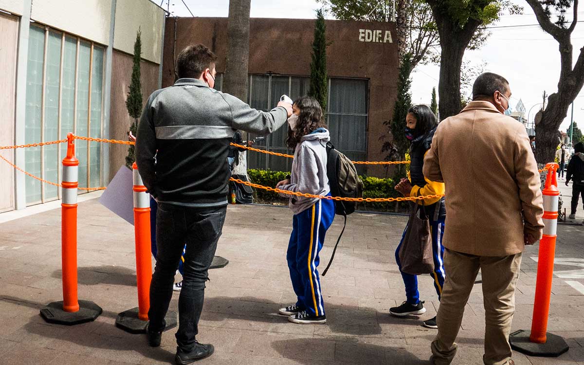 alumnos en filtros de prevencion prpearados en vacaciones de verano 2022