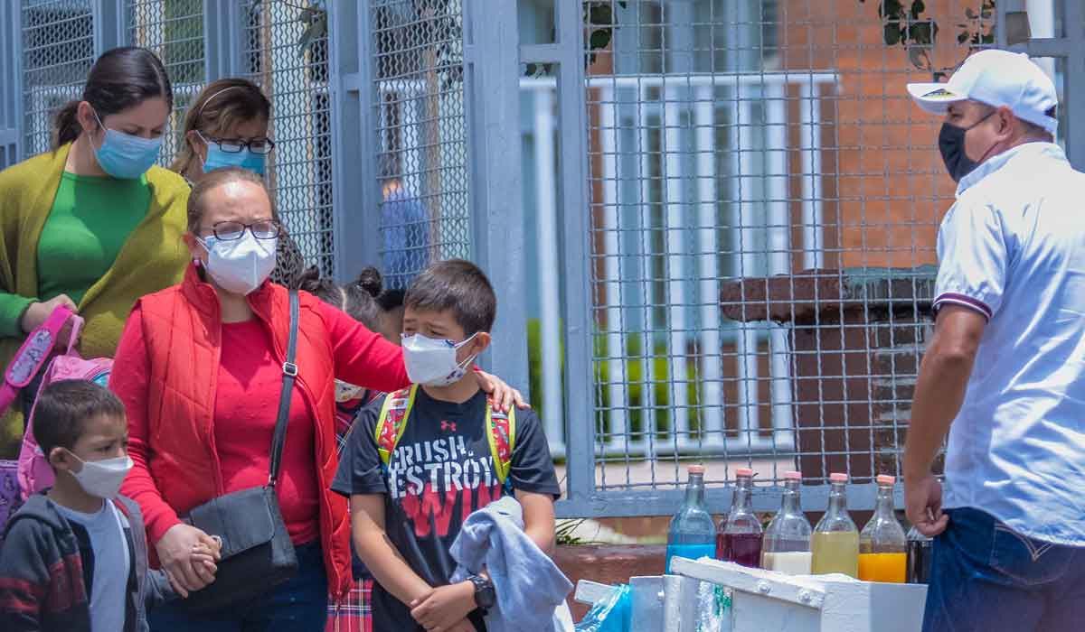 Entérate si los alumnos de nivel básico pueden reprobar el ciclo escolar 2021-2022, y los que pasen, cuál será su calificación mínima.