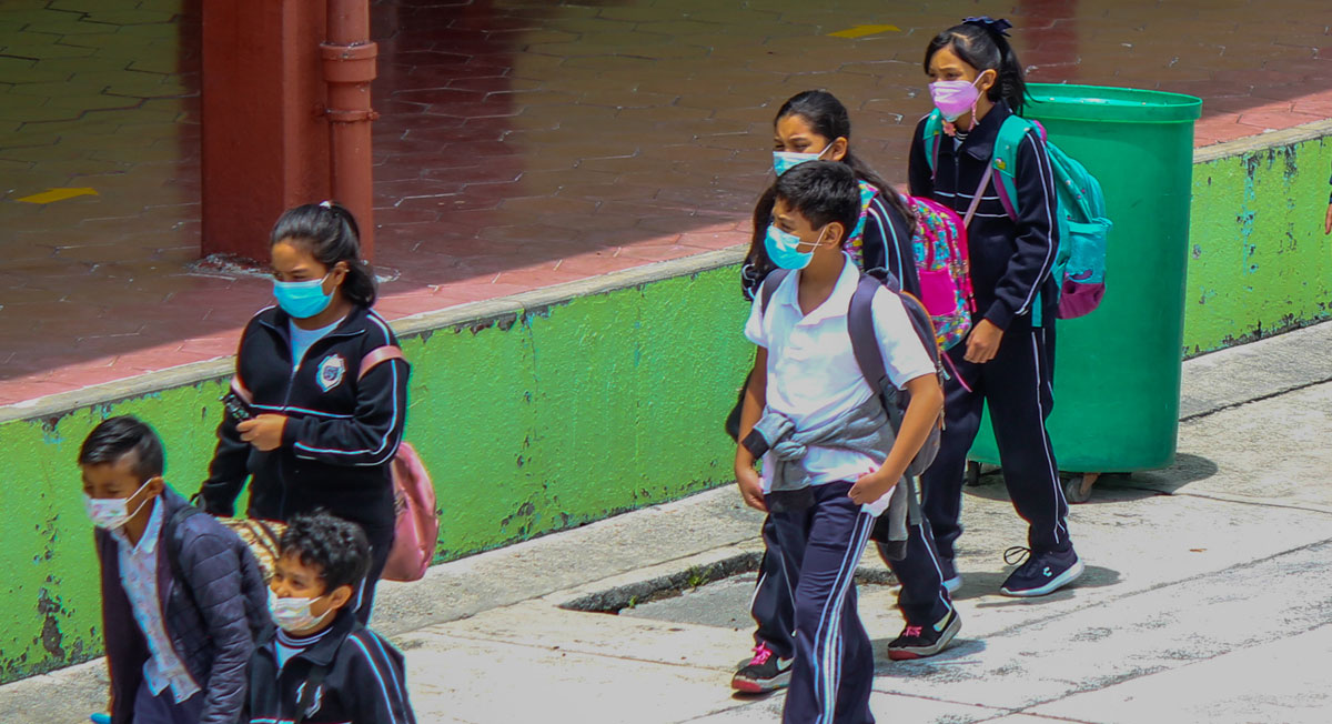Alumnos se enterán del fin del ciclo escolar 2021-2022 en el estado de méxico acorde a la sep