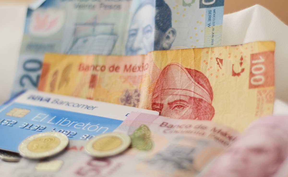 pago en billetes y monedas