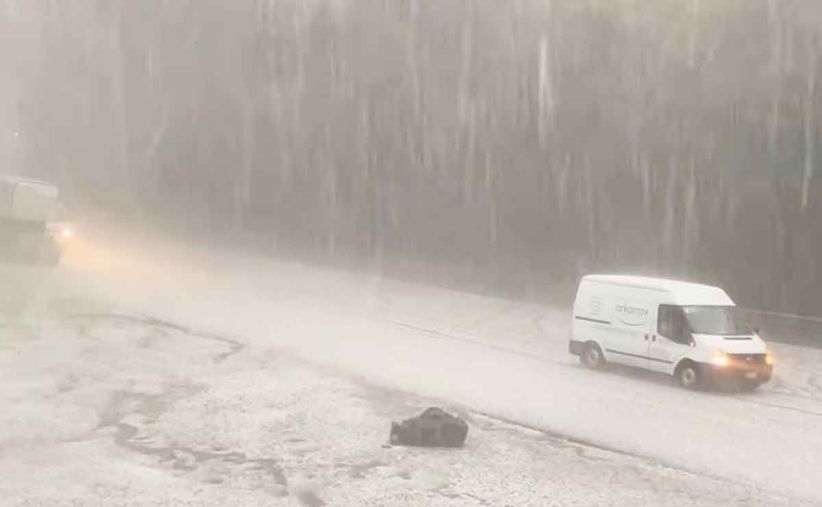 Carretera méxico-toluca de blanco