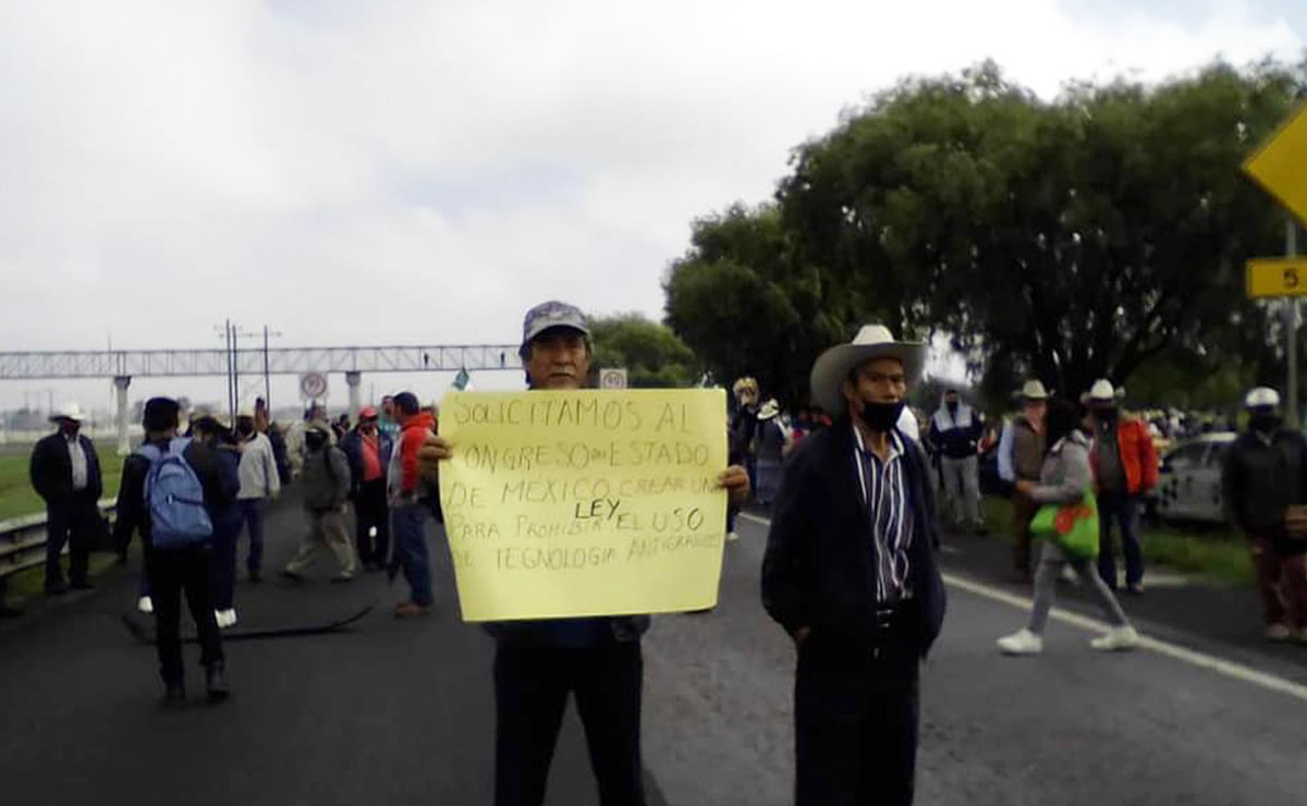 Productores manifestandose en carretera toluca-atlacomulco