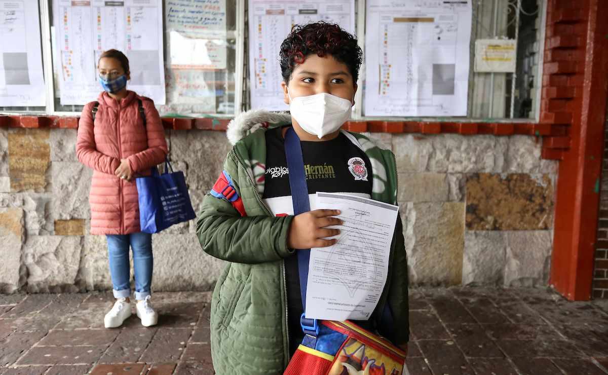 Alumnos de primaria y secundaria podrán solicitar beca SEP para reciir 2 mil 500 pesos mensuales