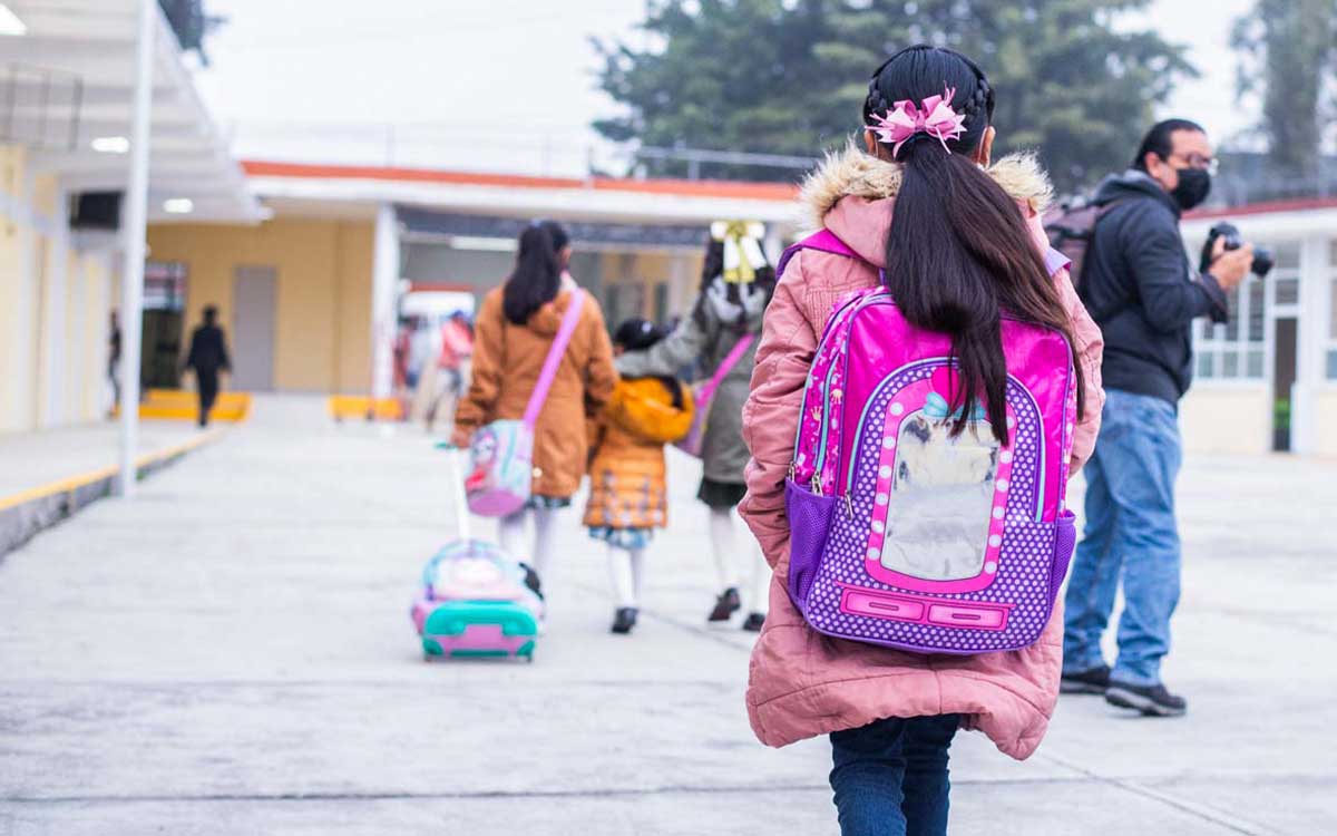 alumna esperando primer puente del ciclo 2022 2023