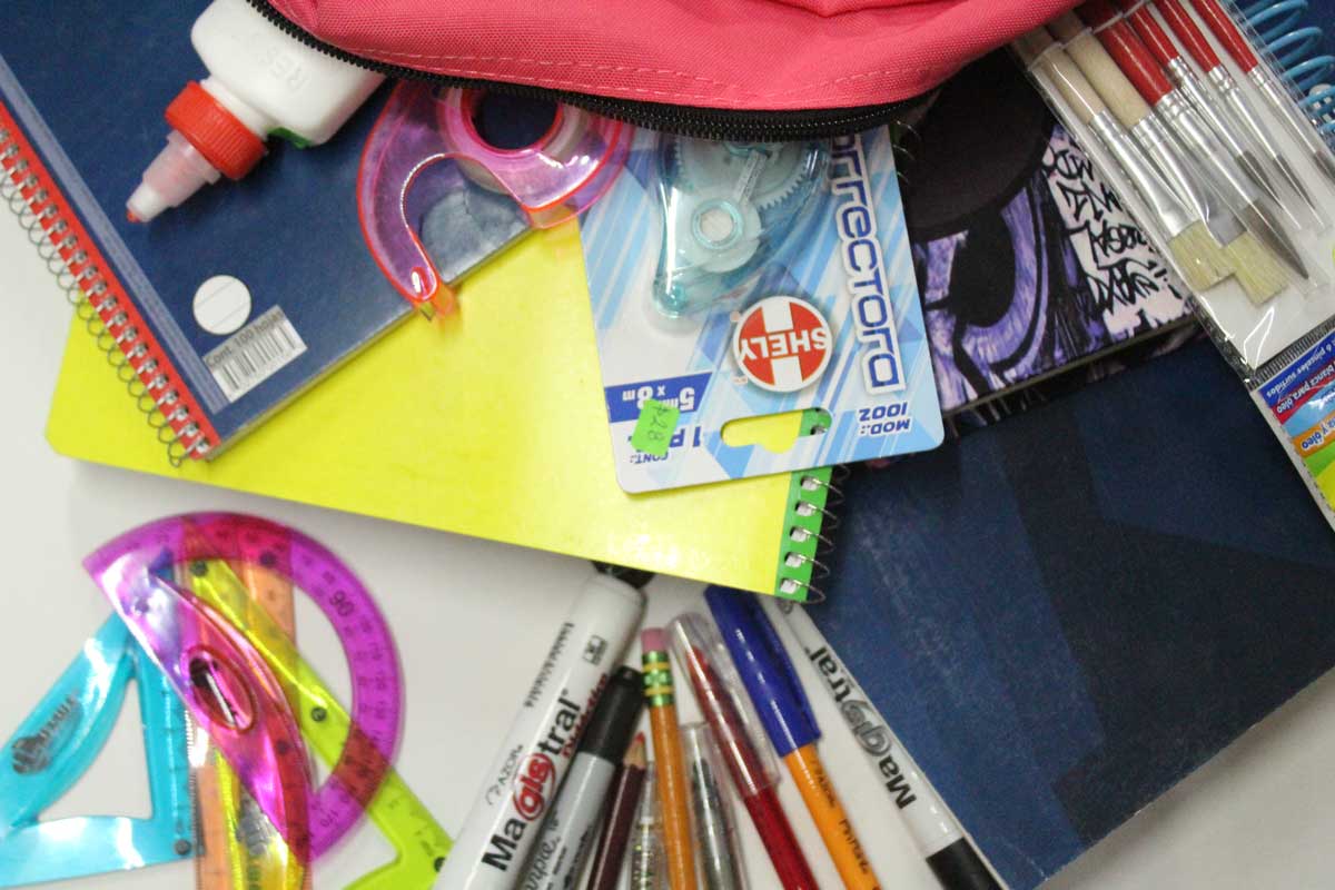 Inicio de clases con útiles nuevos