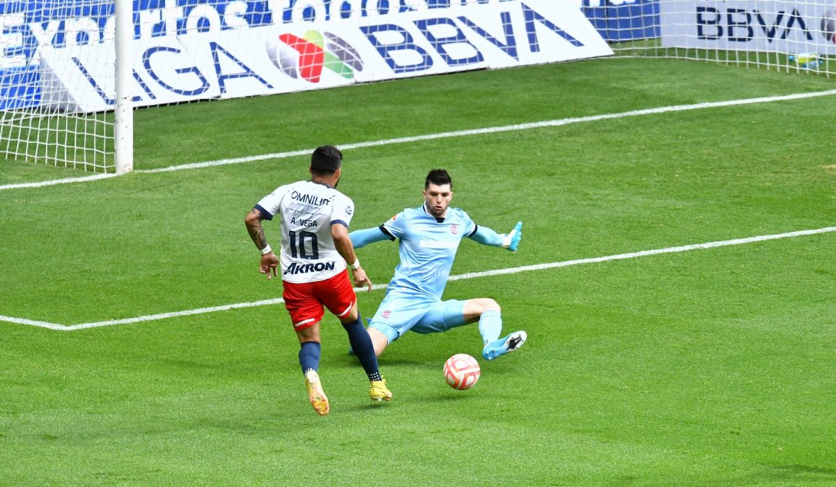 Toluca FC Vs Chivas, llegada de Vega