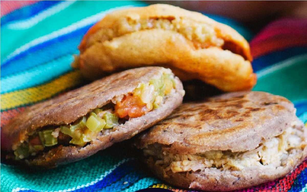 bocoles un antojito mexicano que llego a toluca y metepec