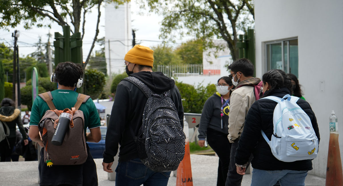 alumnos de nivel superior se inscriben a las becas benito juárez jóvenes escribiendo el futuro