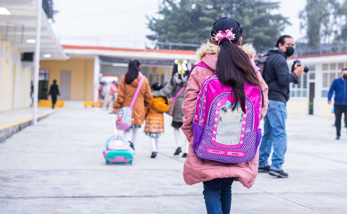 Alumnos tendrán clases el 15 y 16 de septiembre o tendrán megapuente SEP