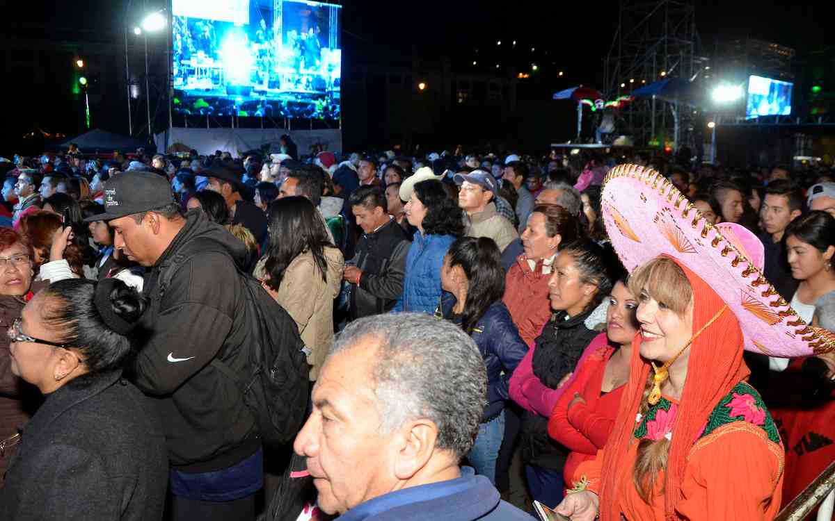 a que hora tocaran en toluca 2022 por las fiestas patrias