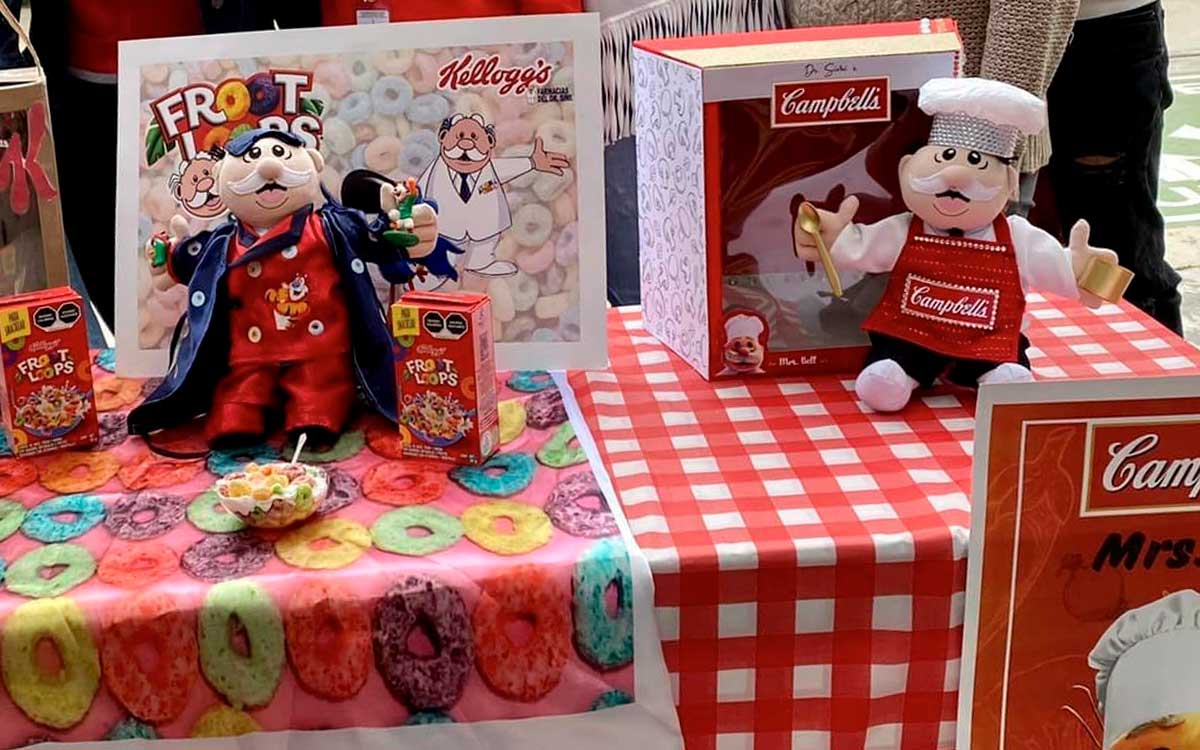 alumnos uaemex hacer personajes con dr simi de peluche