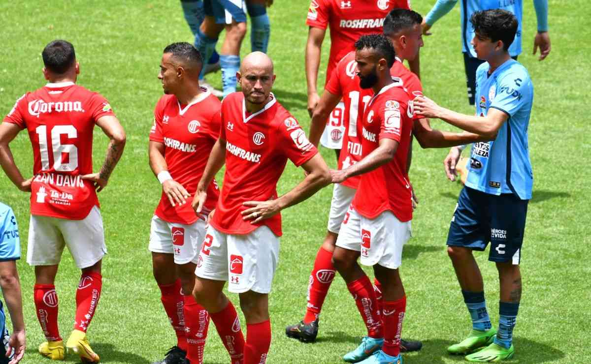 Jugadores del Toluca FC y Pachuca