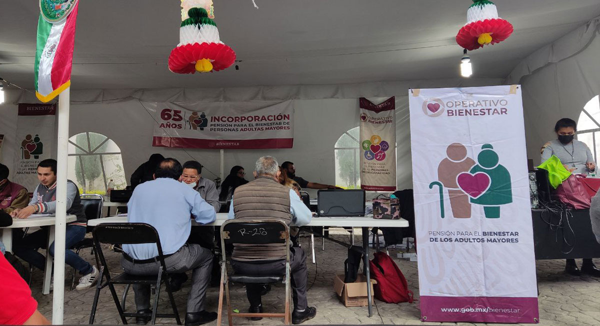 adultos mayores reciben último pago de la pensión bienestar 2022