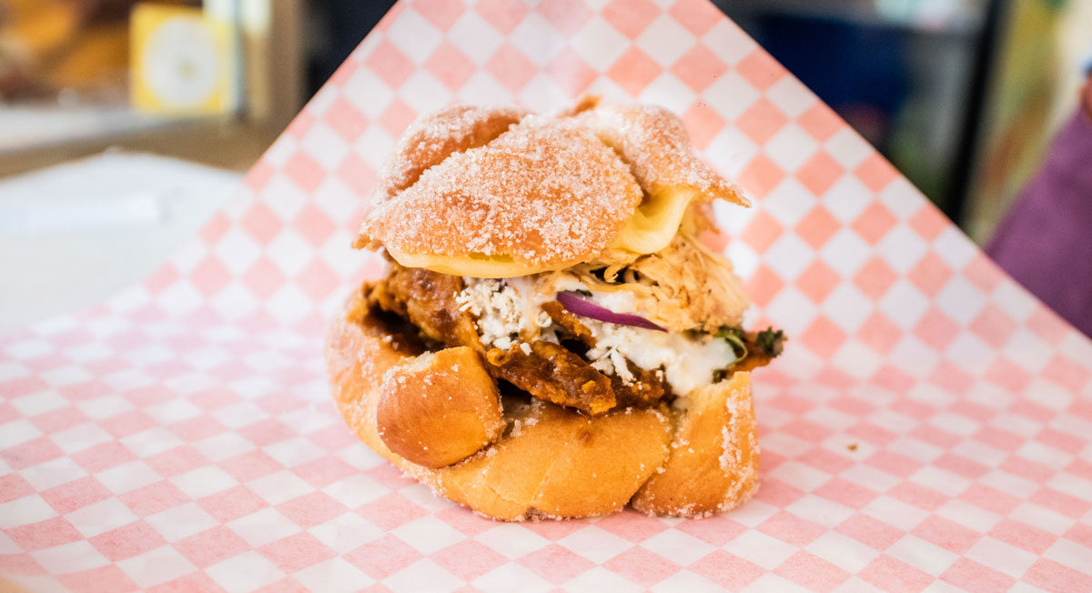 hojaldra con chilaquiles en toluca