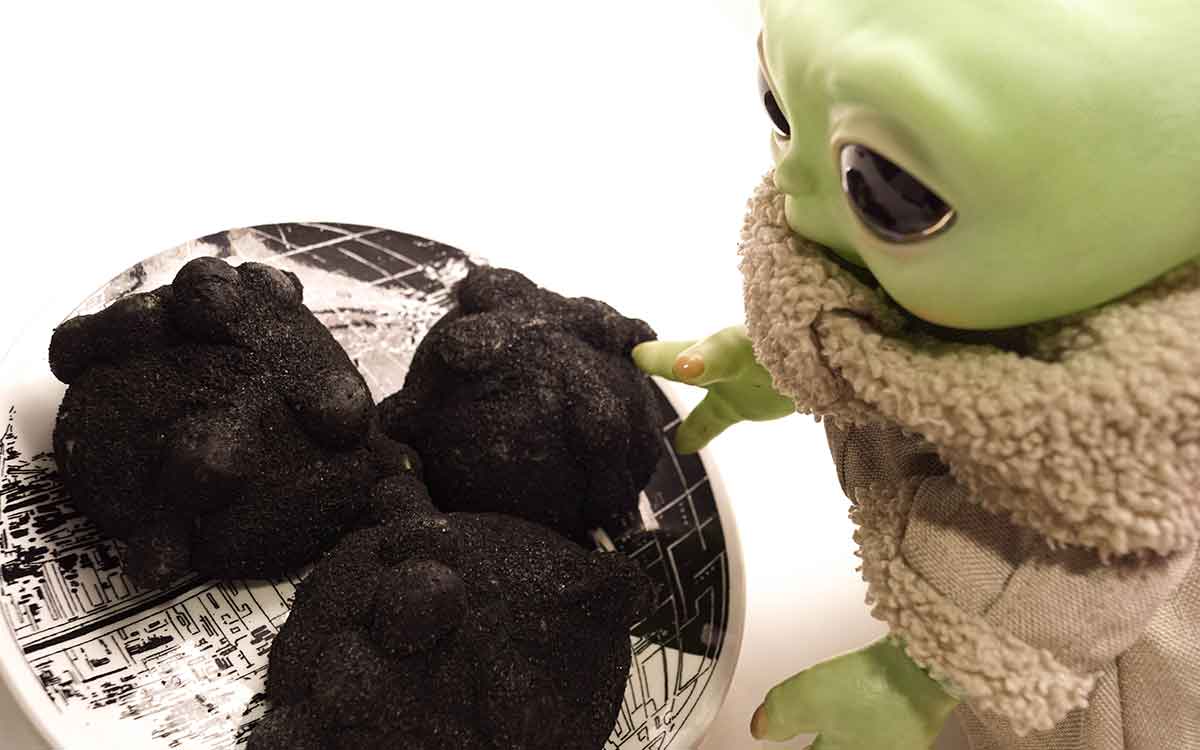 donde venden pan de muerto negro en Toluca