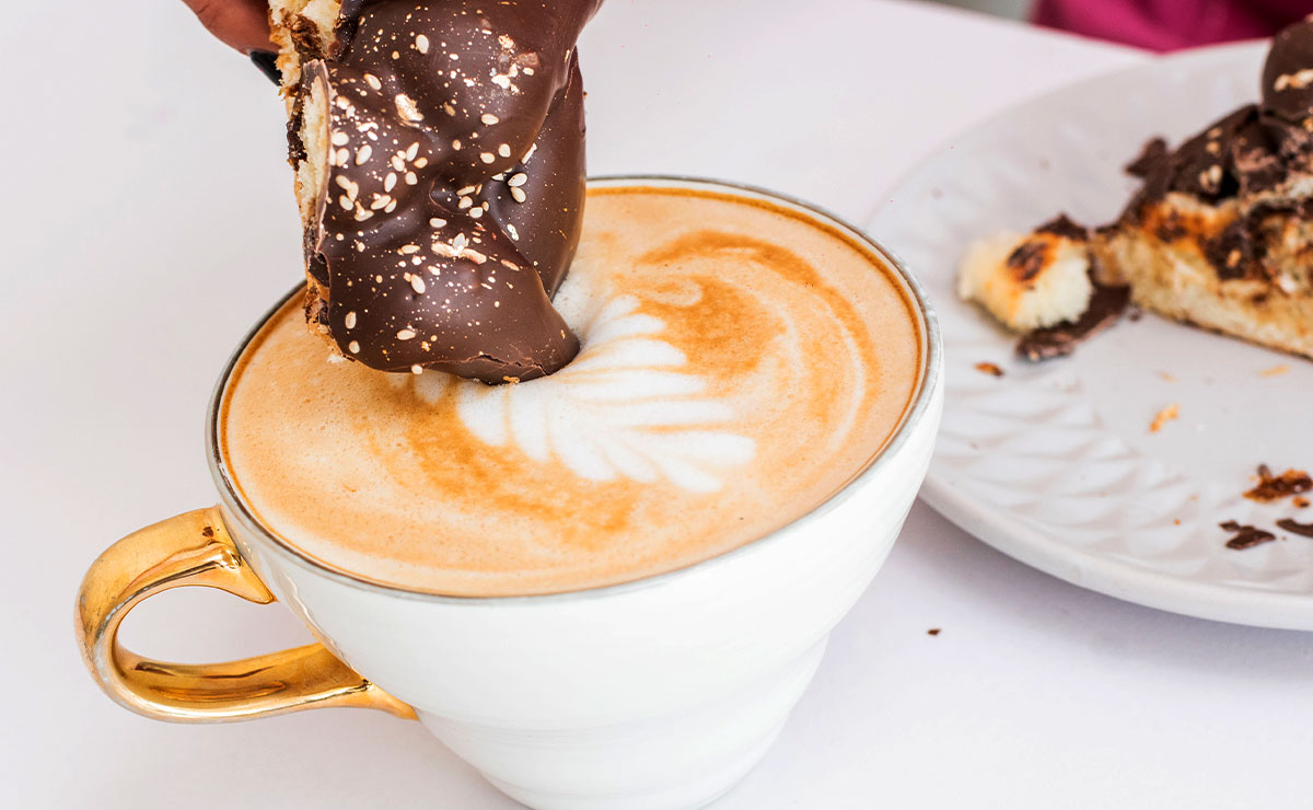 Pan de muerto con mole en Toluca