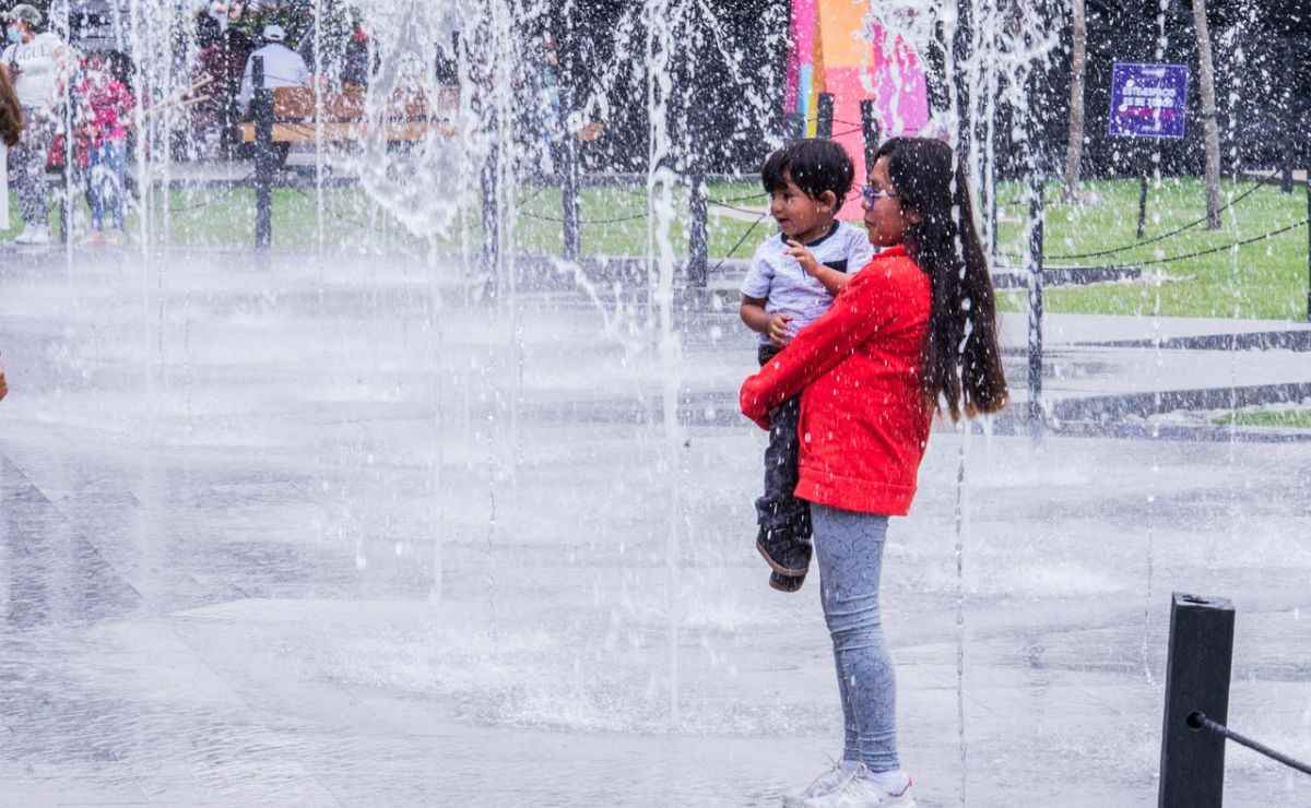 Madre e hijo en megapuente de la sep 1 y 2 de noviembre
