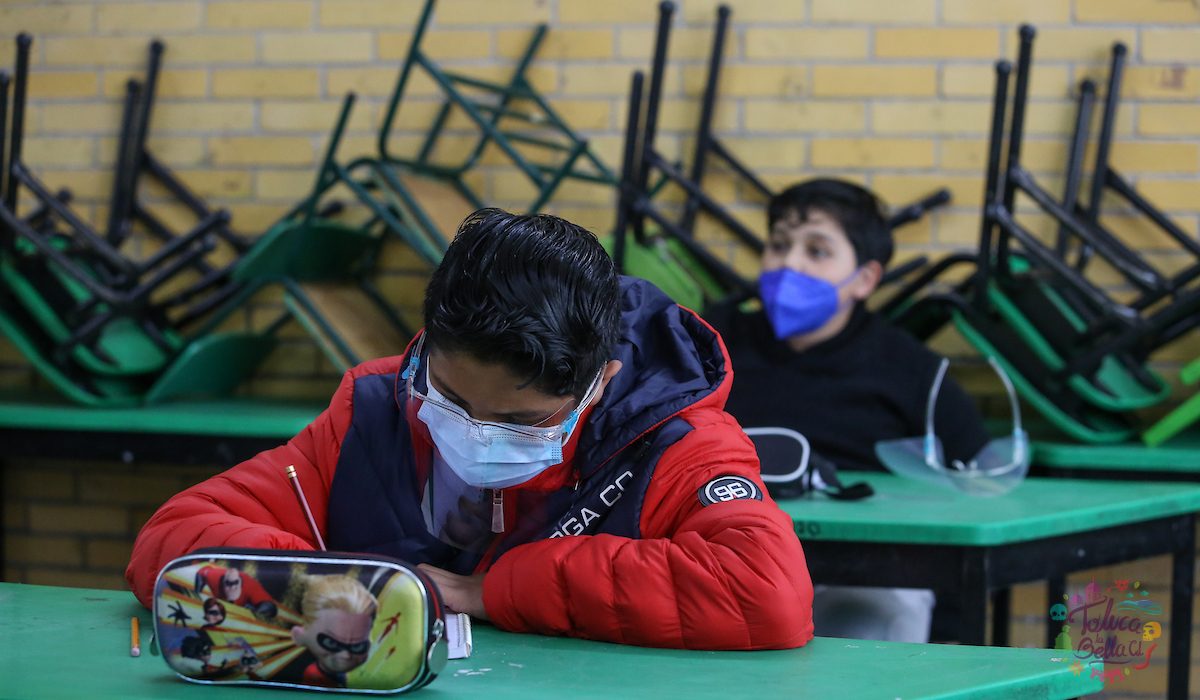 Alumnos tomando clases al inicio del ciclo escolar 2022-2023