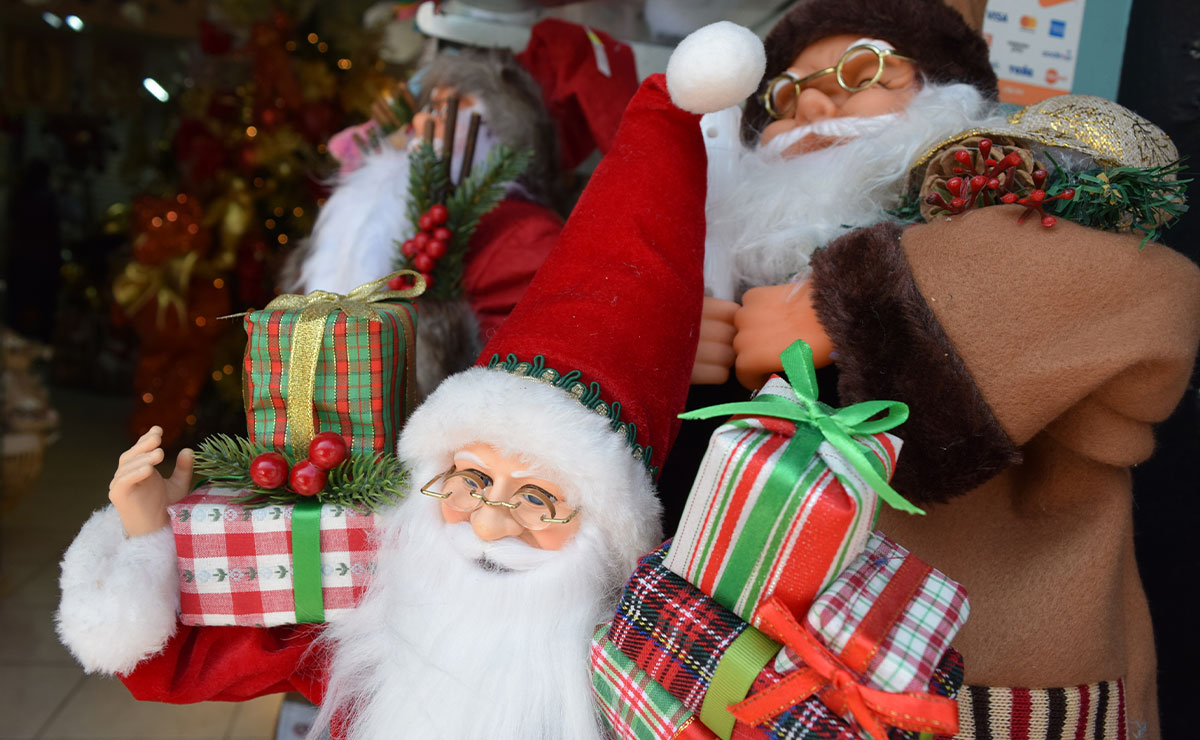 Santa Clausula en el desfile navideño en Toluca
