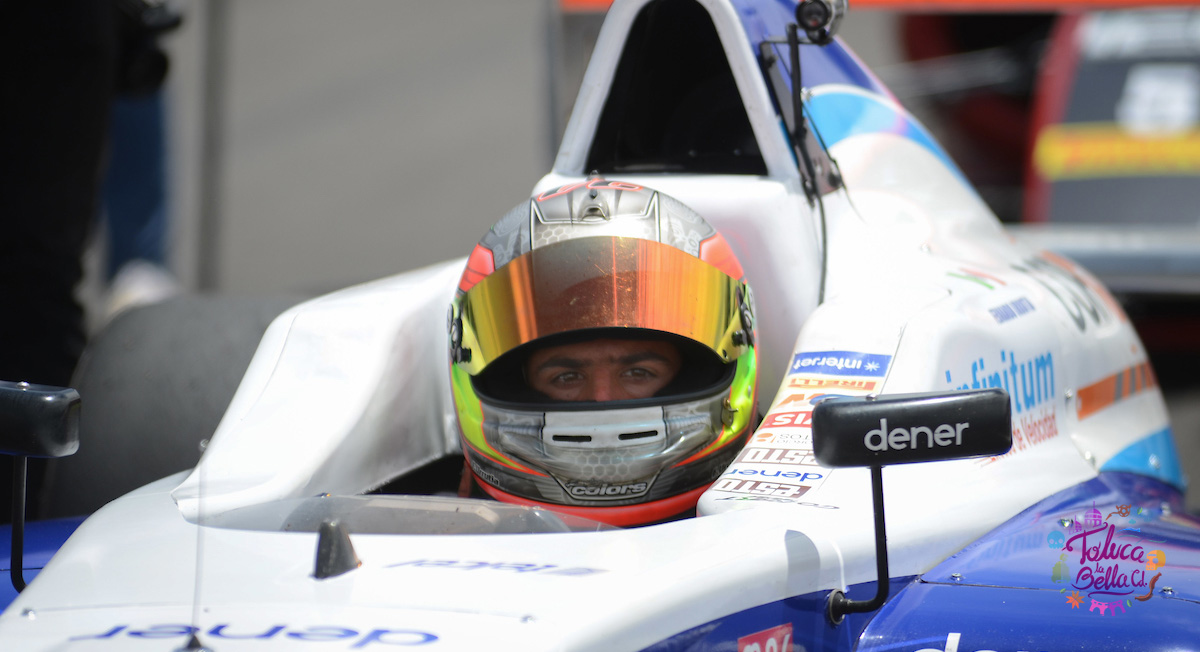 Piloto de F1 abordo de su automóvil