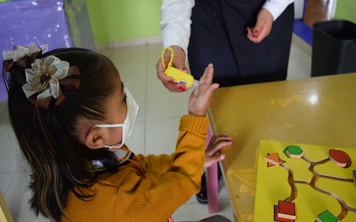 suspension clases presenciales sep 2022 por sexta ola covid