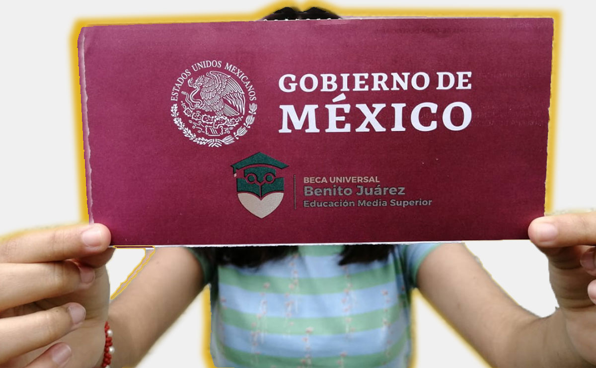 Joven de preparatoria beneficiaria de becas benito juárez 2022