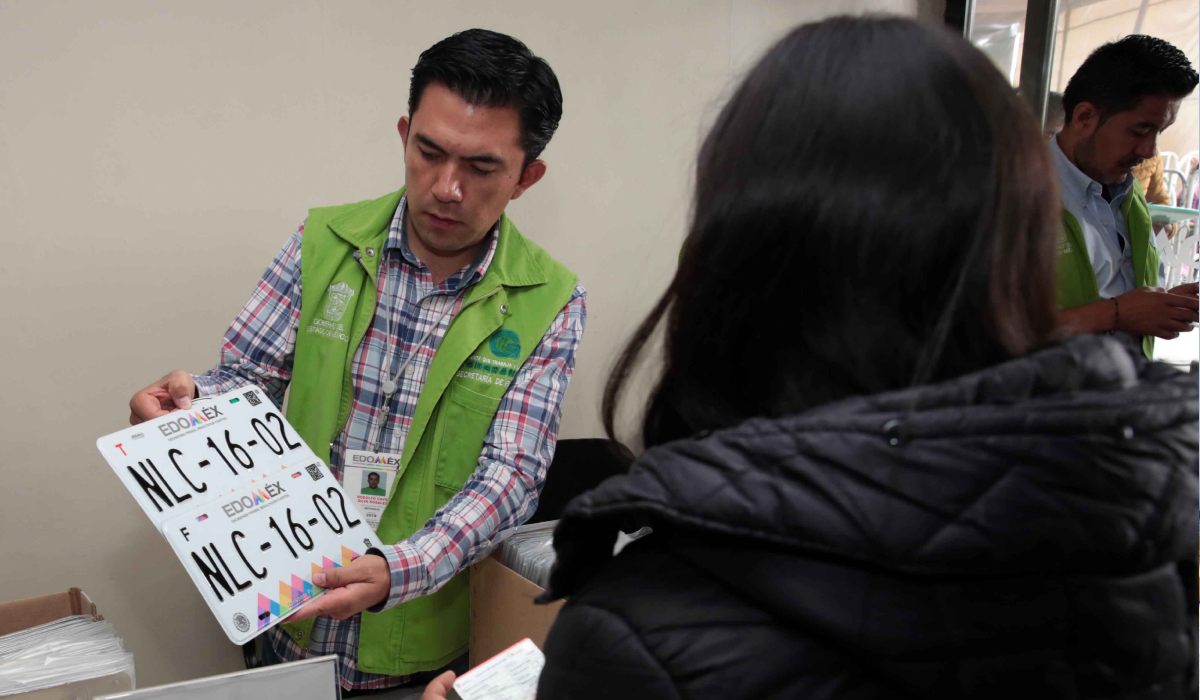 ¿Cuánto cuesta y cómo cambiar las placas en el EdoMéx?