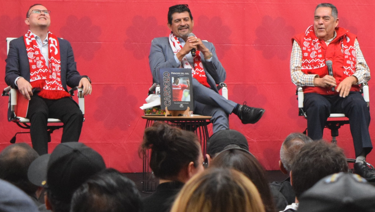 imagen de cardozo que presenta su lbro