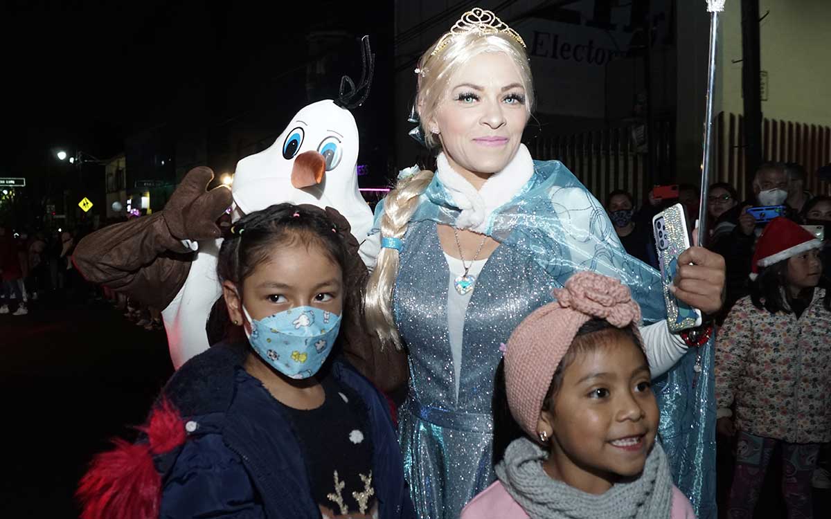 niños disfrutando vacaciones de navidad 2022 antes del regreso a clases 2023