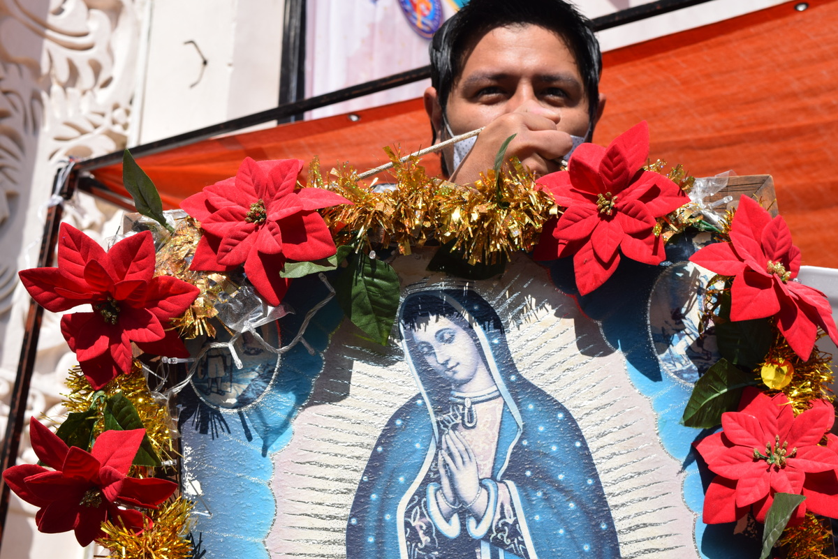 imagen de creyente a la virgen de guadalupe que apareció desde hace 491 años