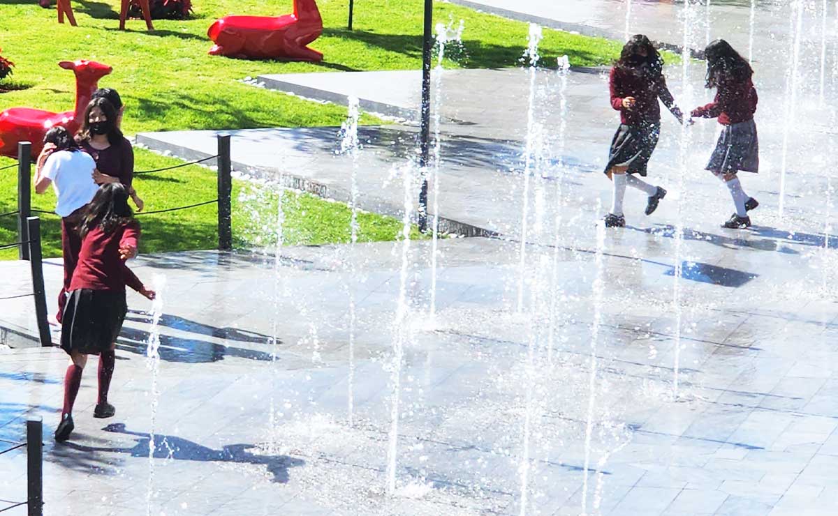 Niños jugando en el parque de la ciencia toluca