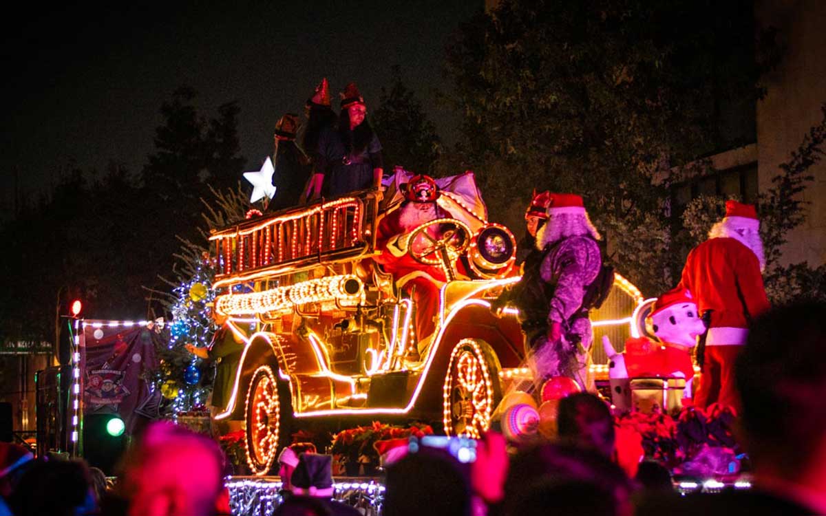 espiritu navidad 2022 se enciende en toluca con magico desfile navideño