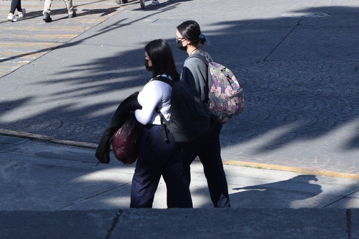 imagen de alumnos por periodo de pre-inscripciones