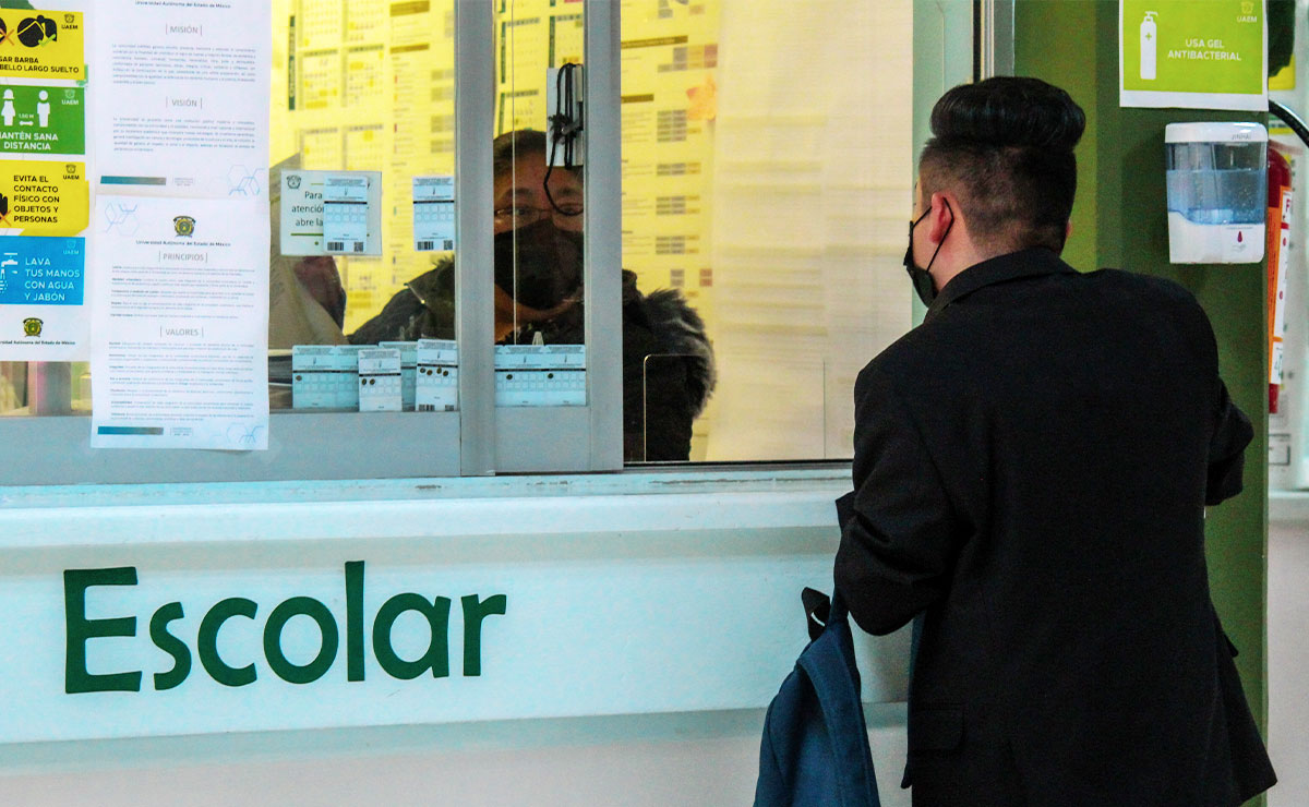 Alumno solicitando la beca de exención de pago UAEMex