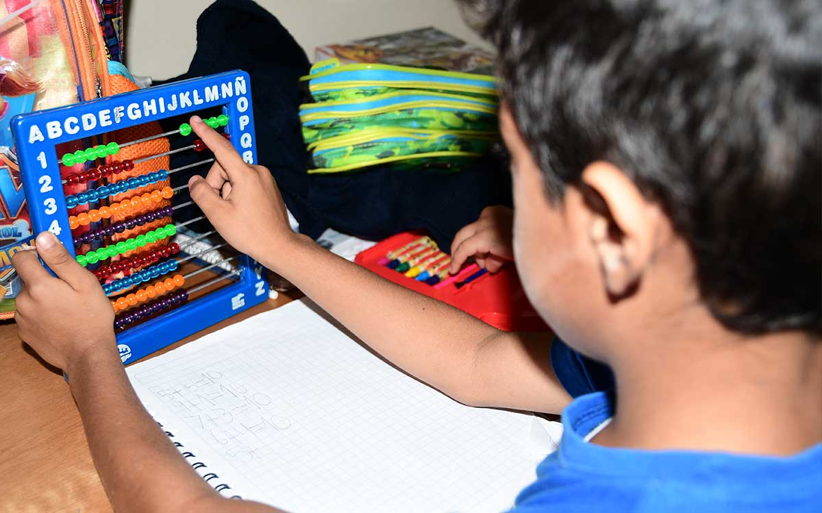 niño esperando convocatoria siad 2023