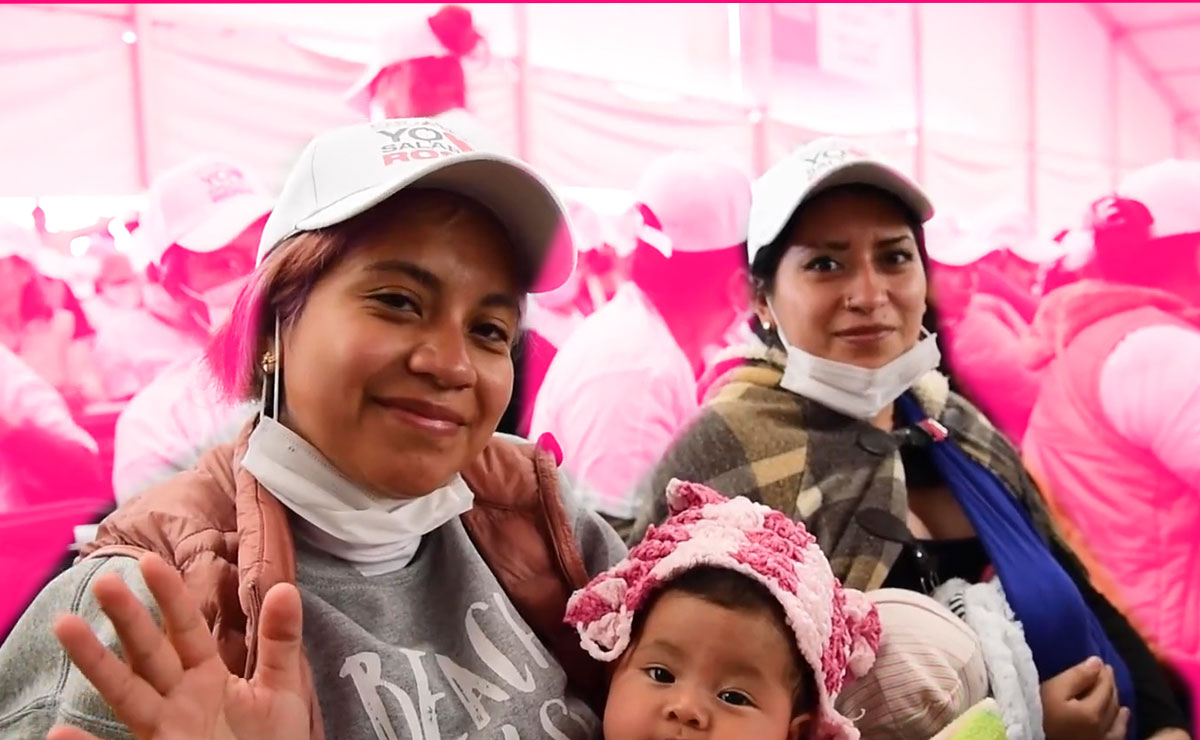 Madres de familia beneficiarias del Salario Rosa 2023