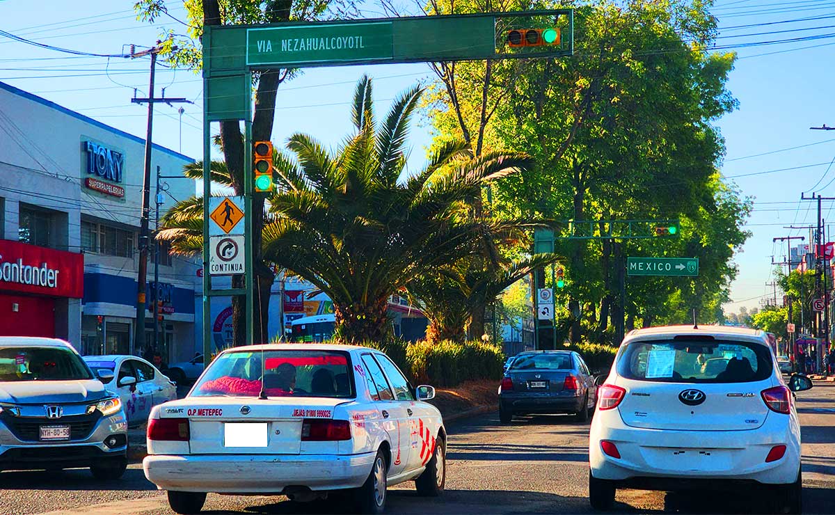 Vehículo en isidro fabela en Toluca