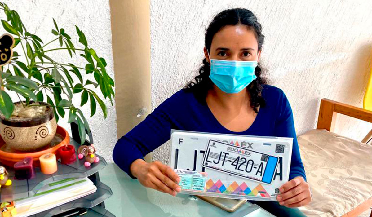 Entérate cuánto tienes que pagar porque lleguen tus placas, engomado o tarjeta de circulación EdoMéx 2023 a domicilio. ¡Toma nota!