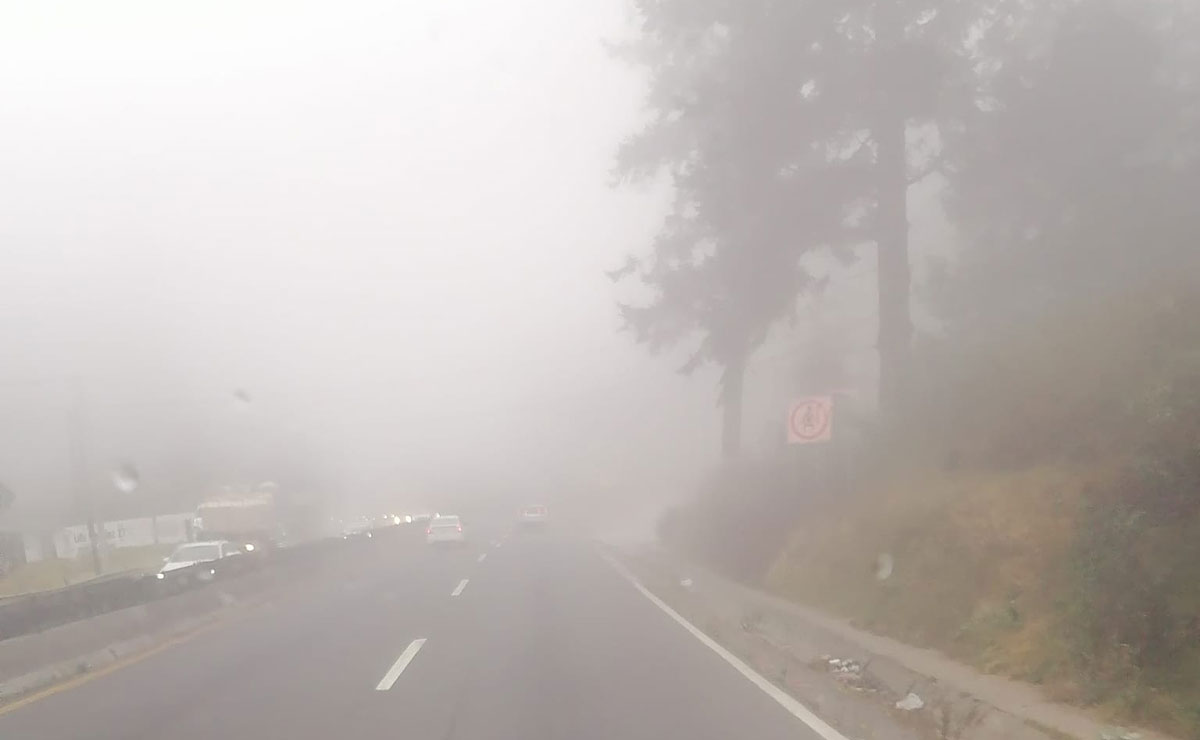 ¡Toma tus precauciones! Reportan intensa neblina en la méxico-toluca