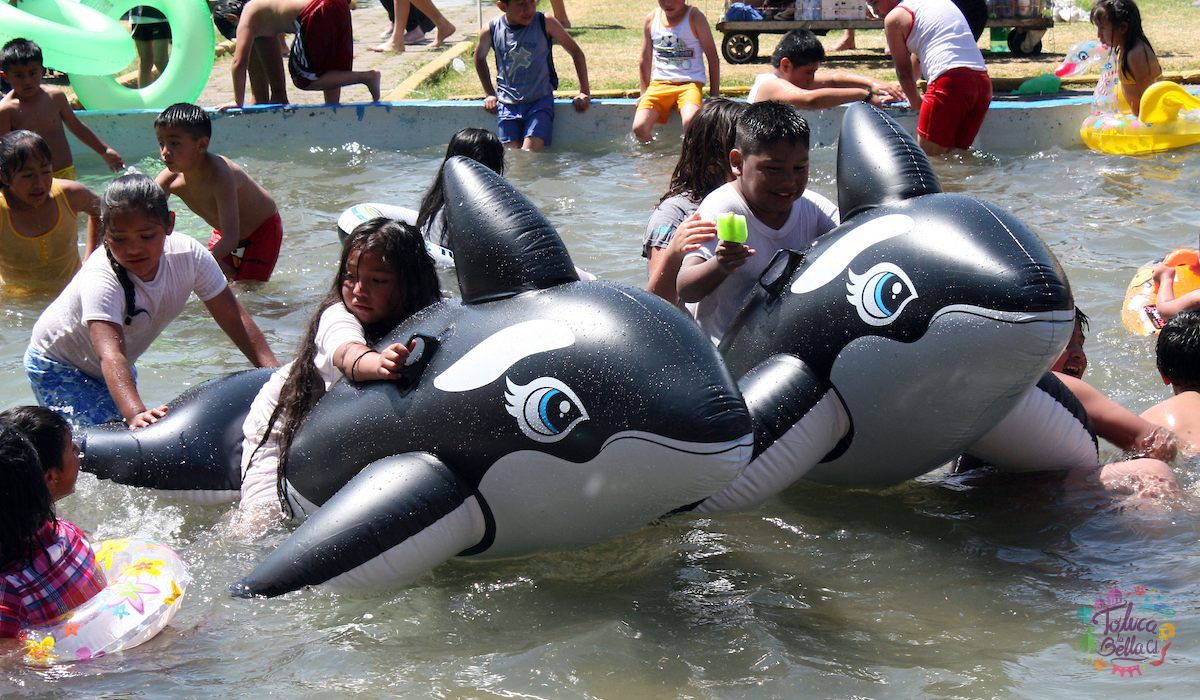 Niños disfrutado de sus vacaciones de semana santa