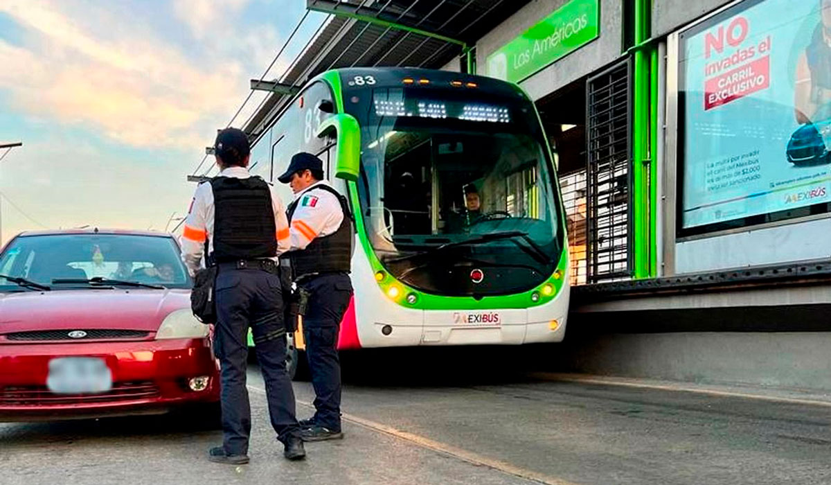 ¡No gastes de más por ahorrarte unos minutos en el tráfico! Checa a cuánto equivale, en el 2023, la multa por invadir el carril del Mexibús.