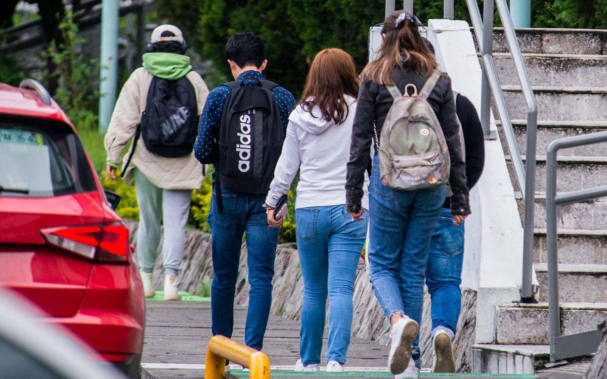 alumnos de la ueamex y beca jovenes escribiendo el futuro