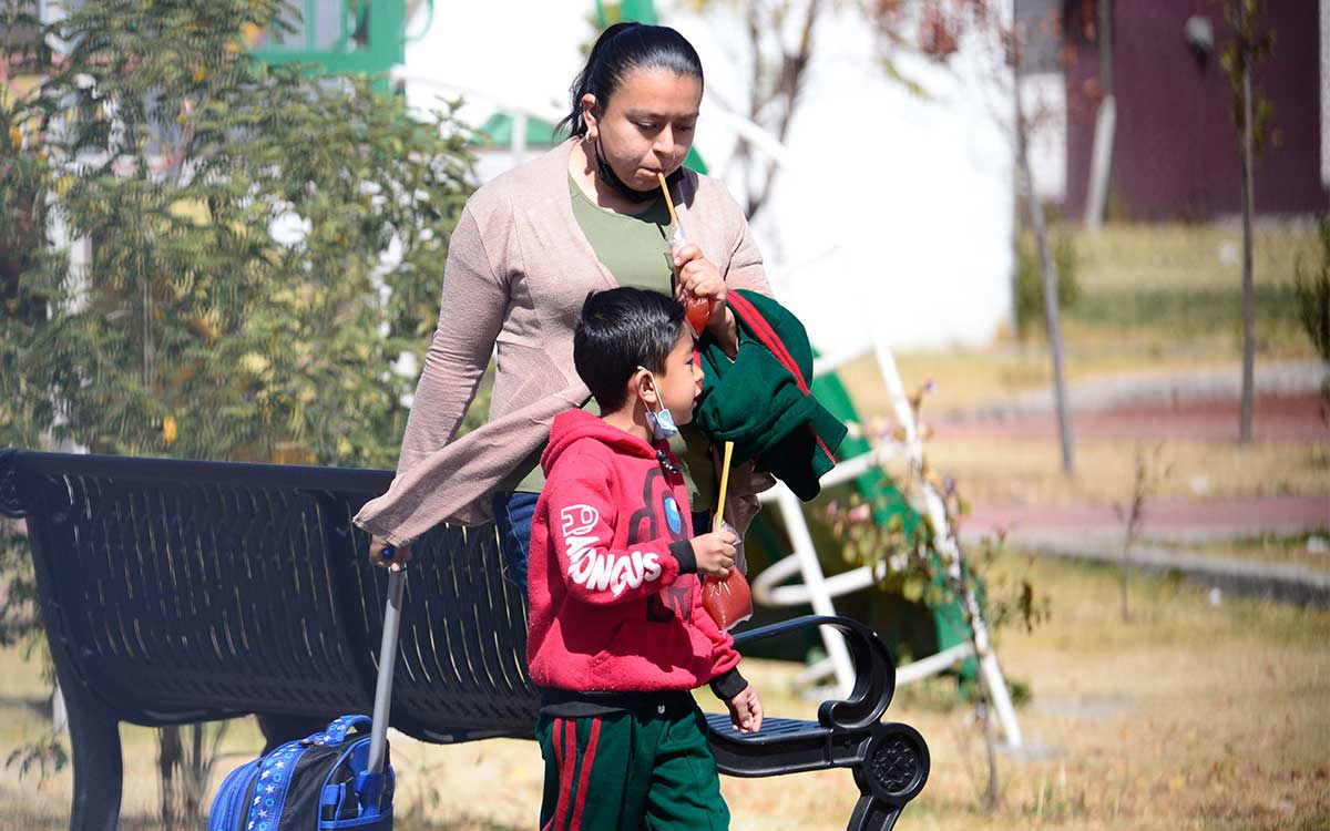 niño disfrutando puente porque no hay clases mayo 2023 en la sep